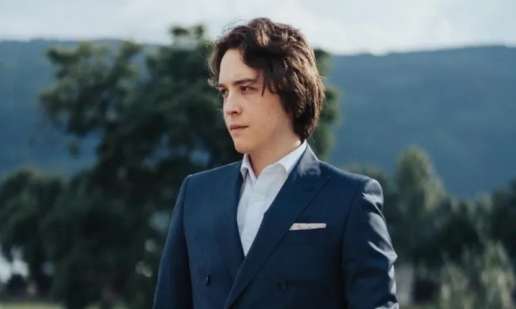 “I didn’t frolic in the shadows, I dove right in!” - Tarik Selimović, IUS Alumni Success Story