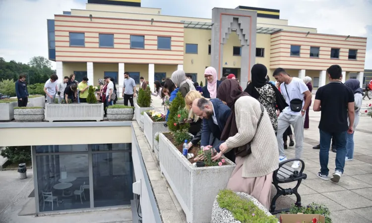 IUS Flower Planting Day – #IUSinSDGAction